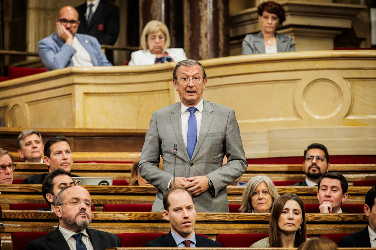 Huguet a Paneque: “Ustedes, los socialistas, empiezan a tener un problema con el cumplimiento de las normas”